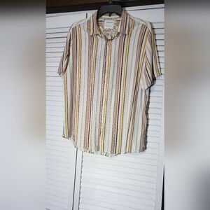 Denim & Flower by Ricky Singh Short Sleeve Button Up Large